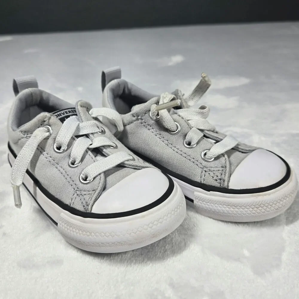 Converse Infant Youth‎ US Size 5 Chuck Taylor Low Light Gray Sneaker Shoes